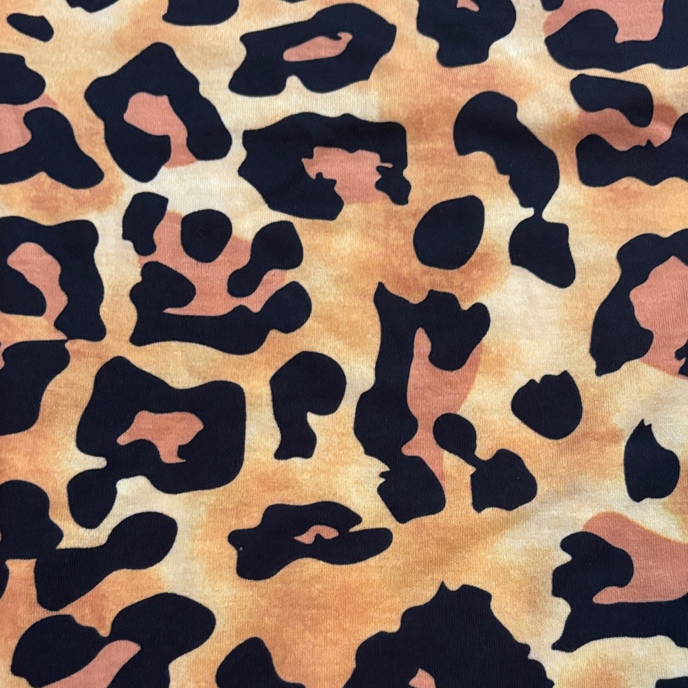 LuLaRoe Charlie Leopard Print Shirt - Picture 4 of 8